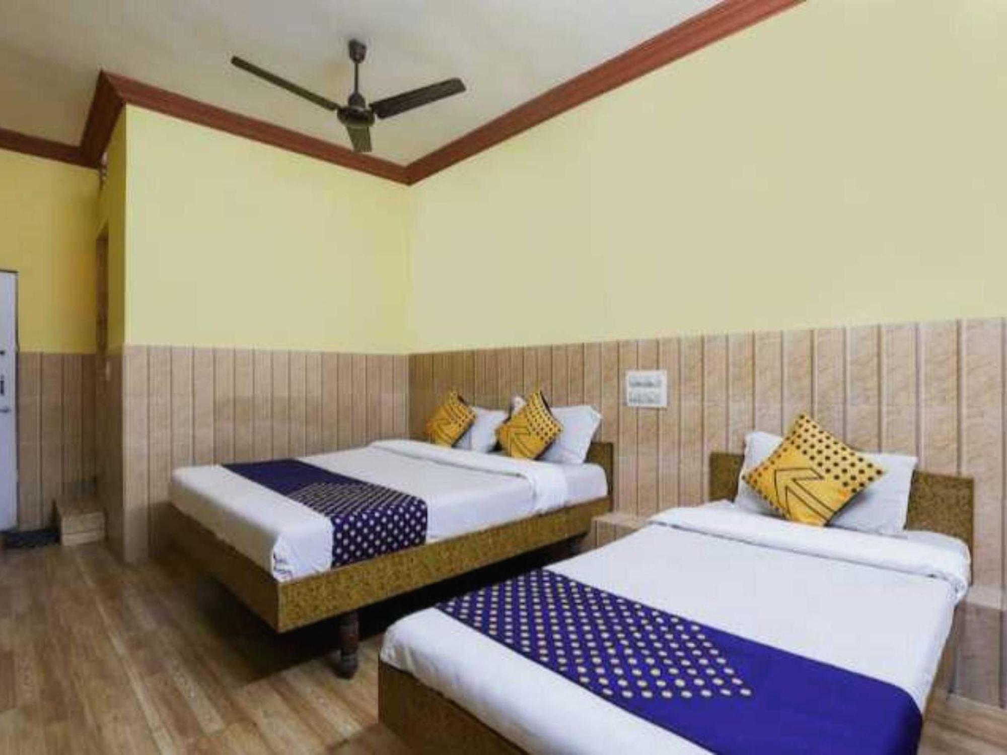 Oyo Hotel Apsara Guest House Ahmedabad Buitenkant foto