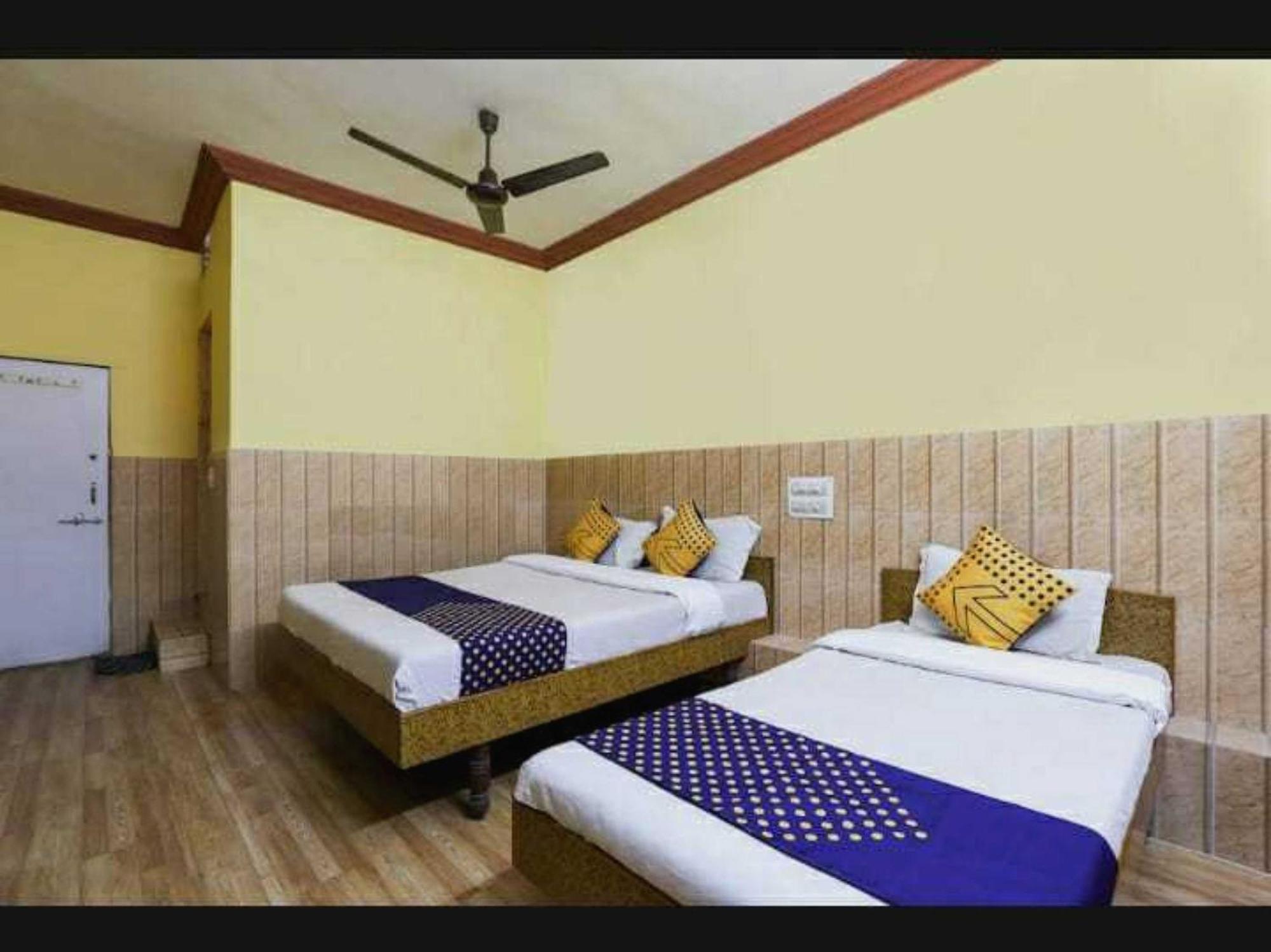 Oyo Hotel Apsara Guest House Ahmedabad Buitenkant foto